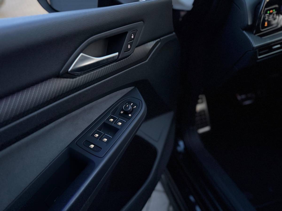 Volkswagen Golf Volkswagen Golf 2.0 TDI GTD Golf R R-Line Business Pano Keyless Entry Virtual Cockpit Head Up Display