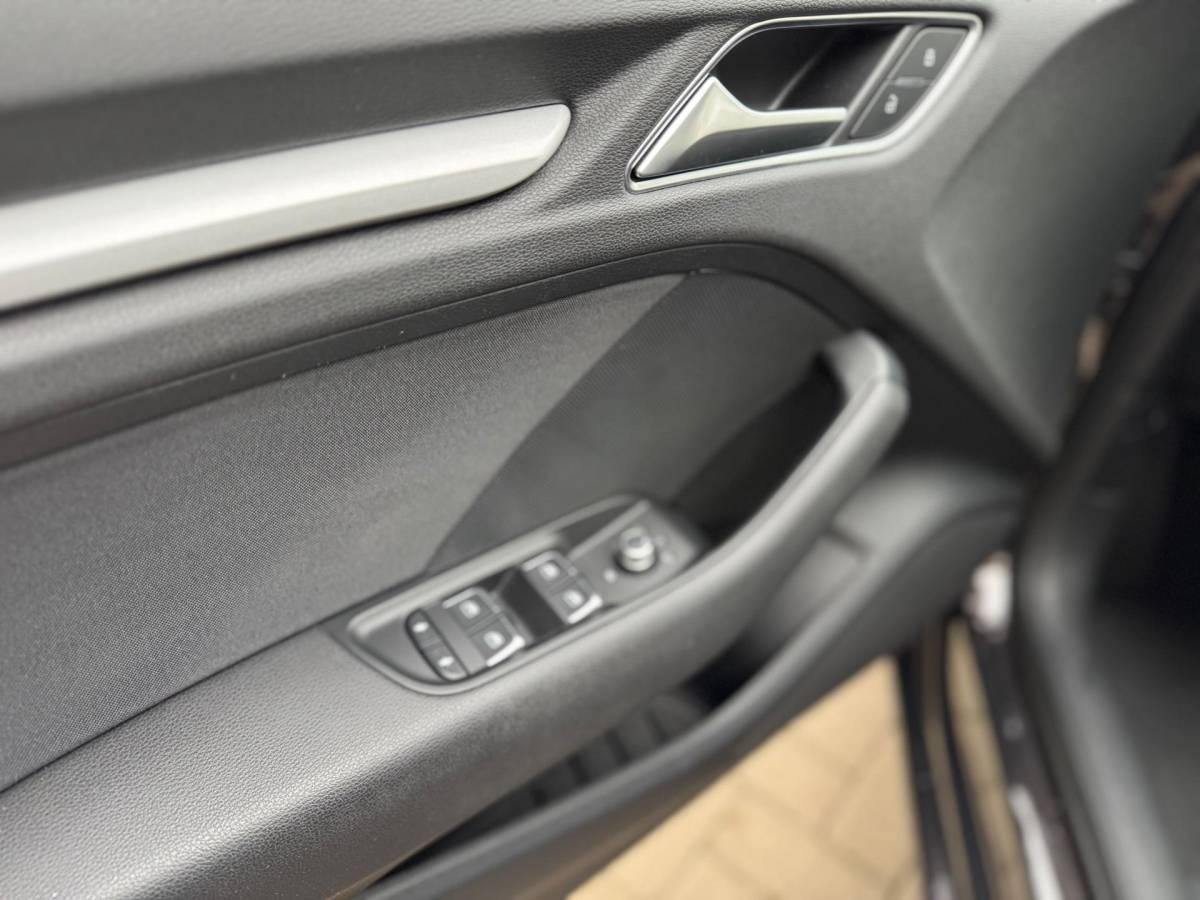 Audi A3 Audi A3 Sportback 1.2 TFSI Attraction Pro Line Airco Navi Cruise Control Elk.Ramen zeer nette!!