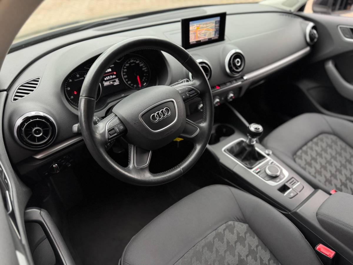Audi A3 Audi A3 Sportback 1.2 TFSI Attraction Pro Line Airco Navi Cruise Control Elk.Ramen zeer nette!!