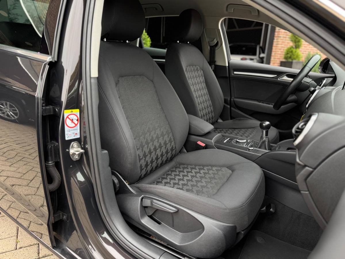 Audi A3 Audi A3 Sportback 1.2 TFSI Attraction Pro Line Airco Navi Cruise Control Elk.Ramen zeer nette!!