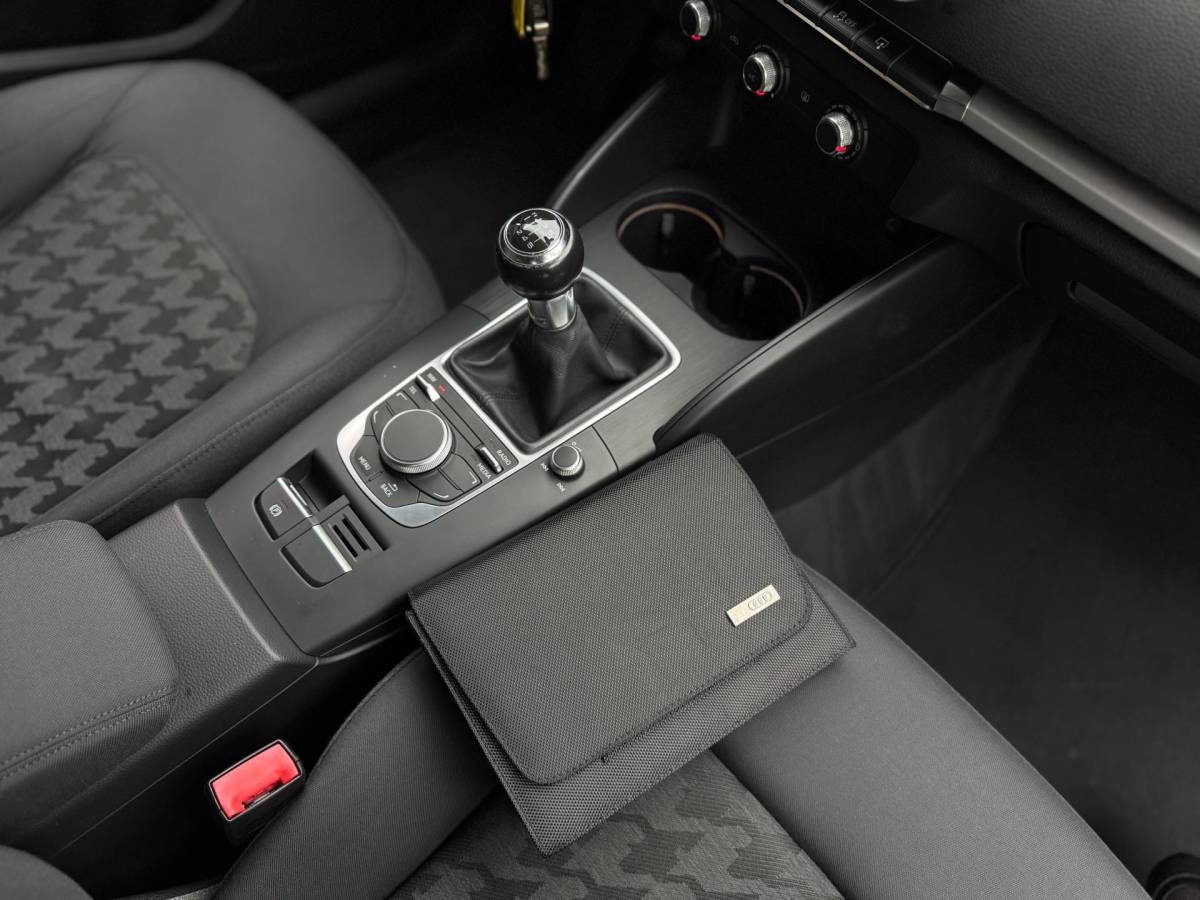 Audi A3 Audi A3 Sportback 1.2 TFSI Attraction Pro Line Airco Navi Cruise Control Elk.Ramen zeer nette!!