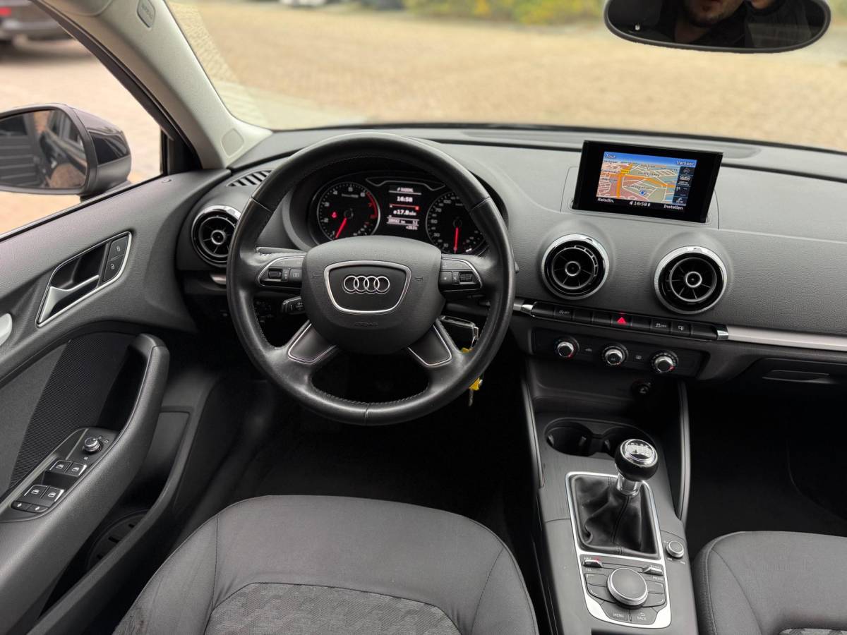 Audi A3 Audi A3 Sportback 1.2 TFSI Attraction Pro Line Airco Navi Cruise Control Elk.Ramen zeer nette!!
