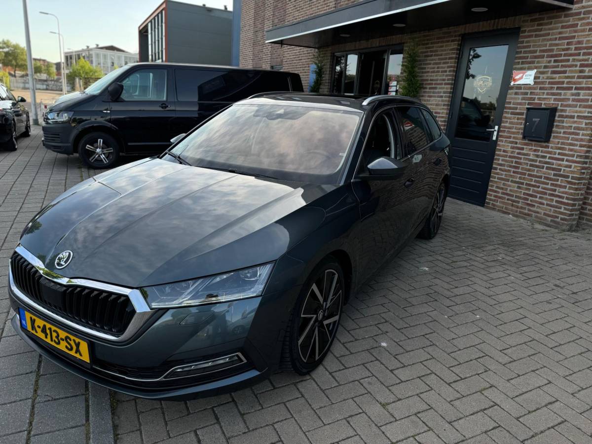 Škoda Octavia Skoda Octavia Combi 2.0 TDI Greentech Style Automaat 150PK Volle Opties Panorama Dak Leer Airco Navi Trekhaak