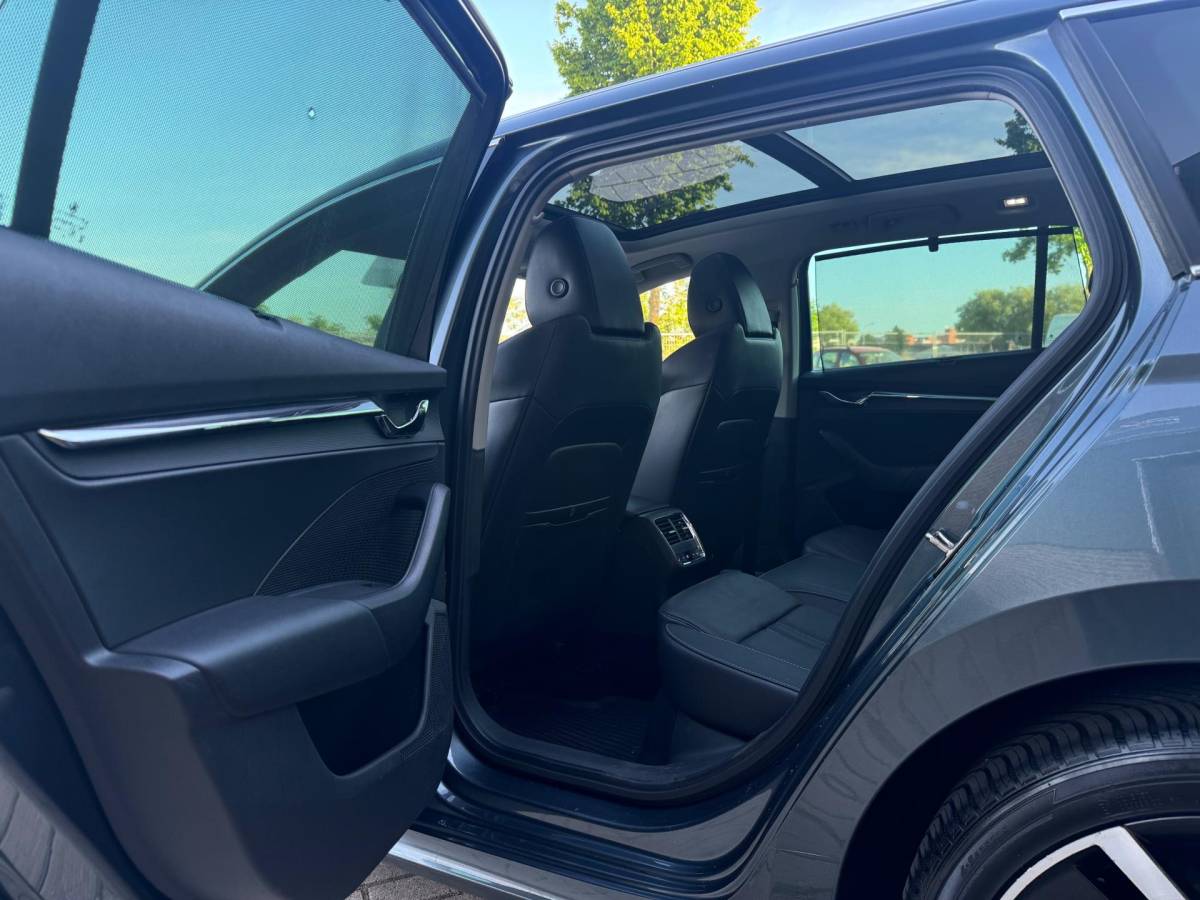 Škoda Octavia Skoda Octavia Combi 2.0 TDI Greentech Style Automaat 150PK Volle Opties Panorama Dak Leer Airco Navi Trekhaak