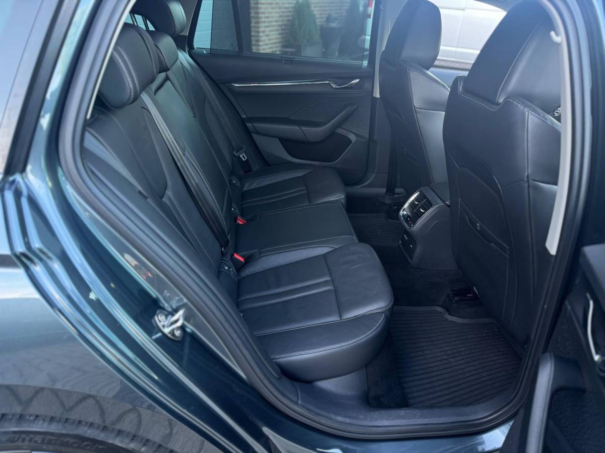 Škoda Octavia Skoda Octavia Combi 2.0 TDI Greentech Style Automaat 150PK Volle Opties Panorama Dak Leer Airco Navi Trekhaak