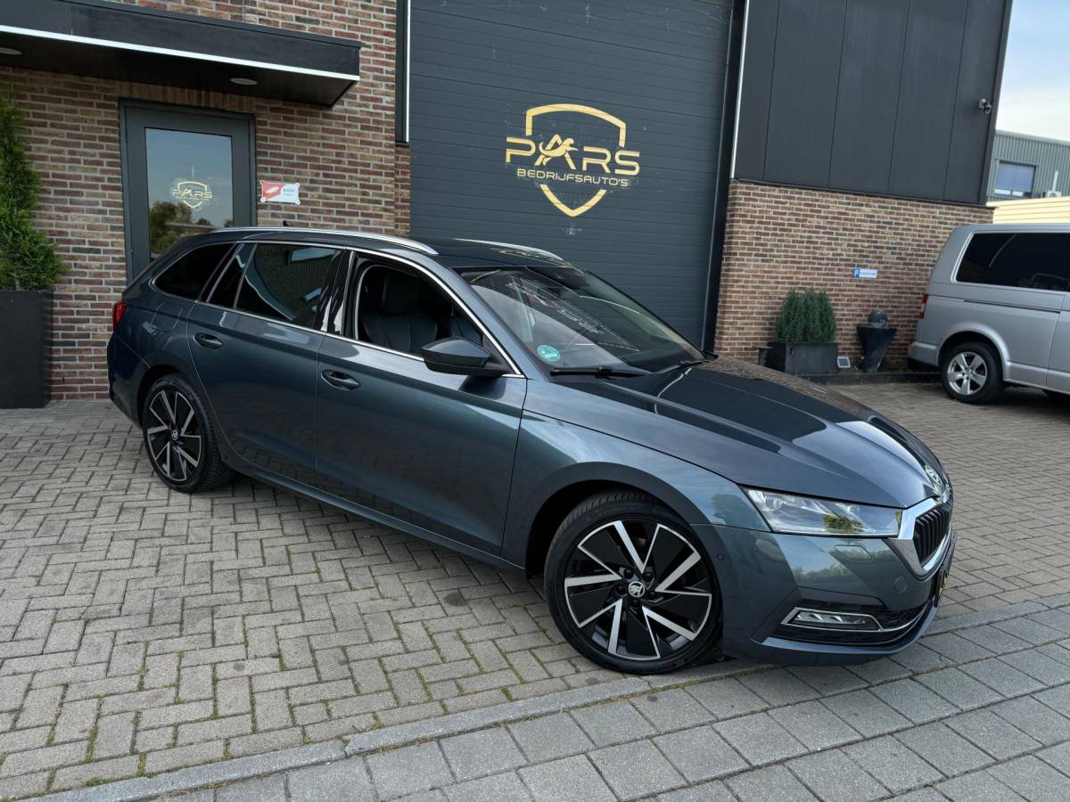 Škoda Octavia Skoda Octavia Combi 2.0 TDI Greentech Style Automaat 150PK Volle Opties Panorama Dak Leer Airco Navi Trekhaak
