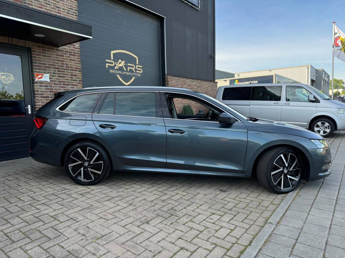 Škoda Octavia Skoda Octavia Combi 2.0 TDI Greentech Style Automaat 150PK Volle Opties Panorama Dak Leer Airco Navi Trekhaak