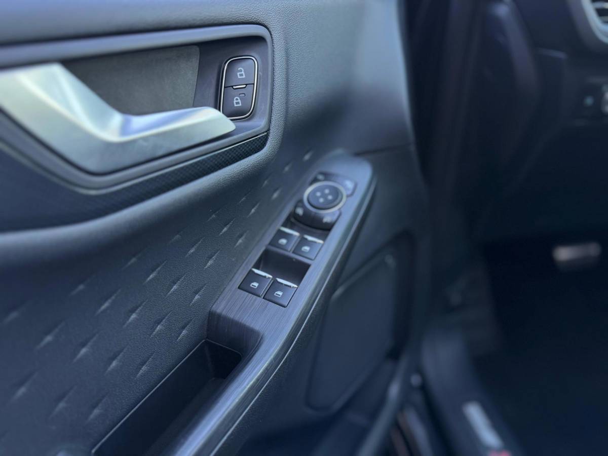 Ford Kuga Ford Kuga 2.5 PHEV ST-Line X Automaat volle opties Pano keyless entry head up virtual cockpit hybride