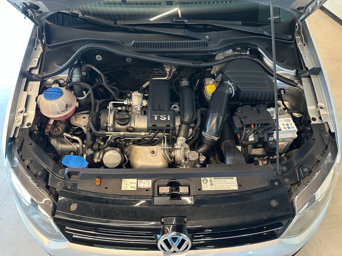 Volkswagen Polo Volkswagen Polo 1.2 TSI 16v AUTOMAAT 5-DRS CROSS|AIRCO|STOELVERWARMING|NAVIGATIE|CRUISECONTROL|LM-VELG|ALCANTARA|nwe APK+OH-BEURT