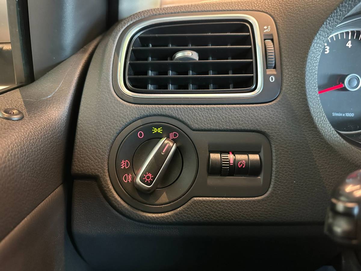 Volkswagen Polo Volkswagen Polo 1.2 TSI 16v AUTOMAAT 5-DRS CROSS|AIRCO|STOELVERWARMING|NAVIGATIE|CRUISECONTROL|LM-VELG|ALCANTARA|nwe APK+OH-BEURT