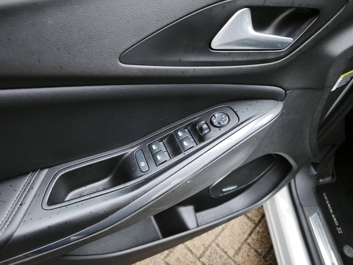 Opel Grandland X Opel Grandland X 1.2 Turbo Ultimate Automaat Navigatie Camera Denon-Audio Dodehoek Stoelverwarming Voor+Achter Volle Auto