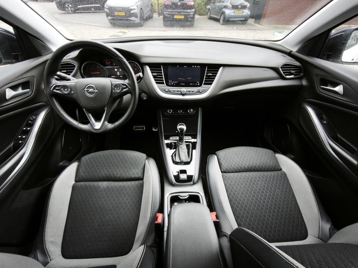 Opel Grandland X Opel Grandland X 1.2 Turbo Ultimate Automaat Navigatie Camera Denon-Audio Dodehoek Stoelverwarming Voor+Achter Volle Auto