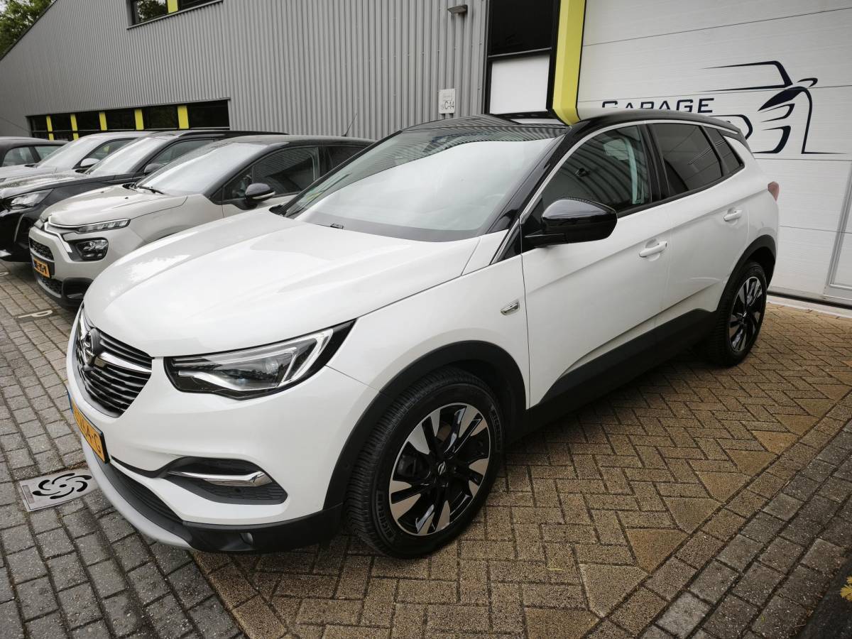Opel Grandland X Opel Grandland X 1.2 Turbo Ultimate Automaat Navigatie Camera Denon-Audio Dodehoek Stoelverwarming Voor+Achter Volle Auto
