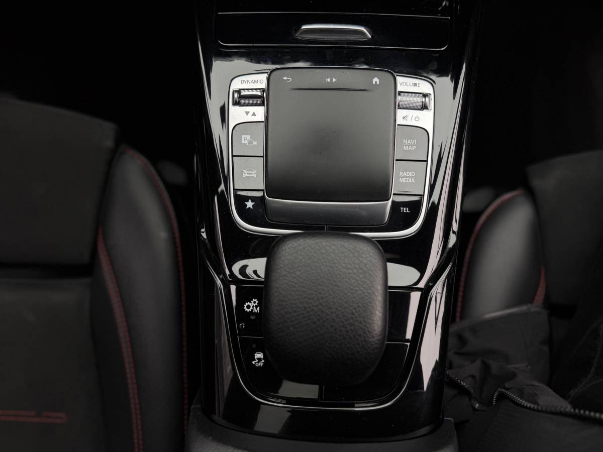 Mercedes-Benz A-Klasse Mercedes-Benz A-klasse AMG 35 4MATIC Premium Plus Pano Ambient Lighting