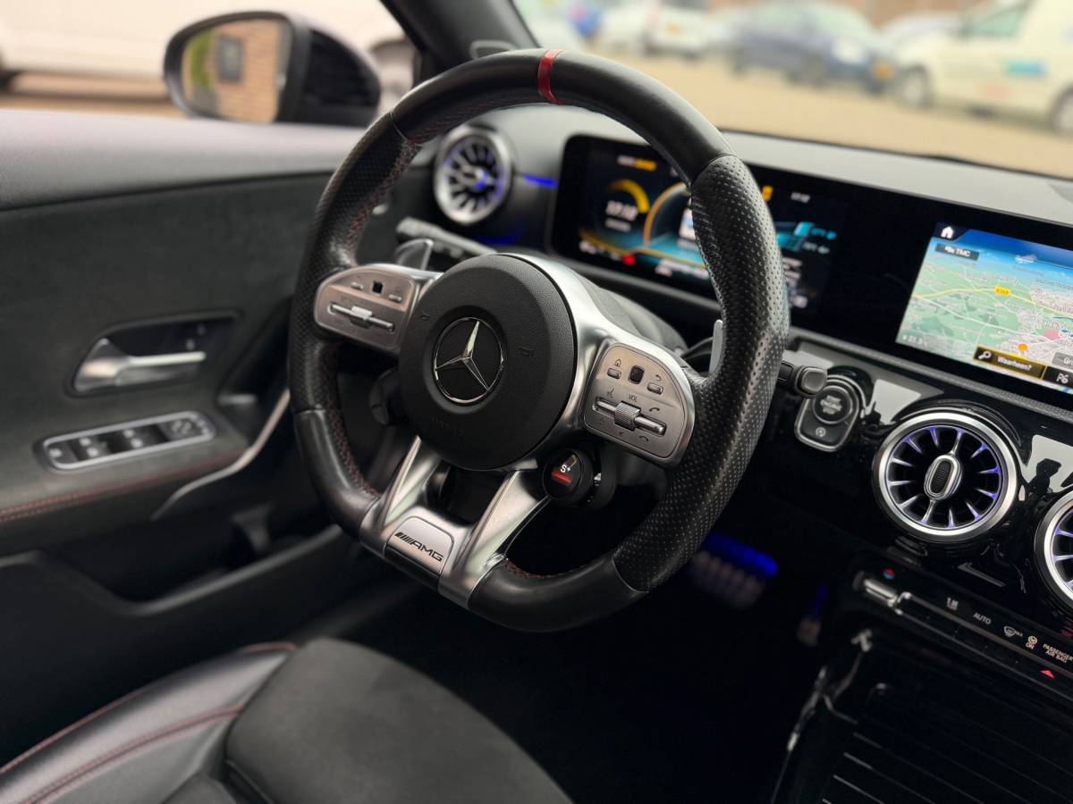 Mercedes-Benz A-Klasse Mercedes-Benz A-klasse AMG 35 4MATIC Premium Plus Pano Ambient Lighting