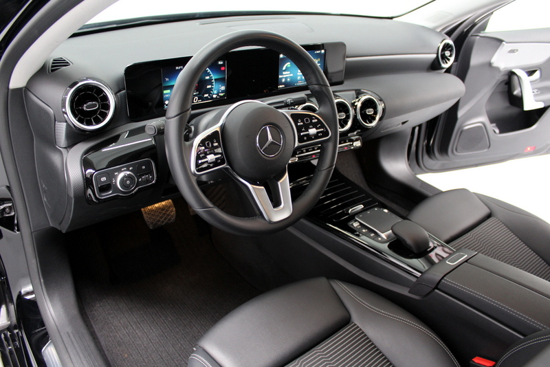 Mercedes-Benz A-Klasse Mercedes-Benz A-klasse 250 e 161PK, RIJKLAAR | HYBRIDE | DEELS LEER | STOELVERWARMING | STANDKACHEL | CARPLAY | NAVI