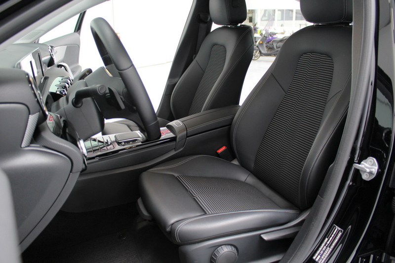 Mercedes-Benz A-Klasse Mercedes-Benz A-klasse 250 e 161PK, RIJKLAAR | HYBRIDE | DEELS LEER | STOELVERWARMING | STANDKACHEL | CARPLAY | NAVI