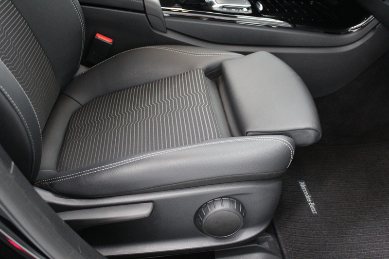Mercedes-Benz A-Klasse Mercedes-Benz A-klasse 250 e 161PK, RIJKLAAR | HYBRIDE | DEELS LEER | STOELVERWARMING | STANDKACHEL | CARPLAY | NAVI