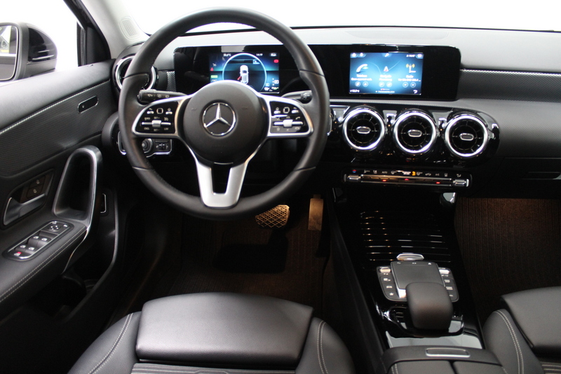 Mercedes-Benz A-Klasse Mercedes-Benz A-klasse 250 e 161PK, RIJKLAAR | HYBRIDE | DEELS LEER | STOELVERWARMING | STANDKACHEL | CARPLAY | NAVI