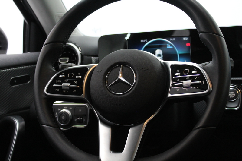 Mercedes-Benz A-Klasse Mercedes-Benz A-klasse 250 e 161PK, RIJKLAAR | HYBRIDE | DEELS LEER | STOELVERWARMING | STANDKACHEL | CARPLAY | NAVI