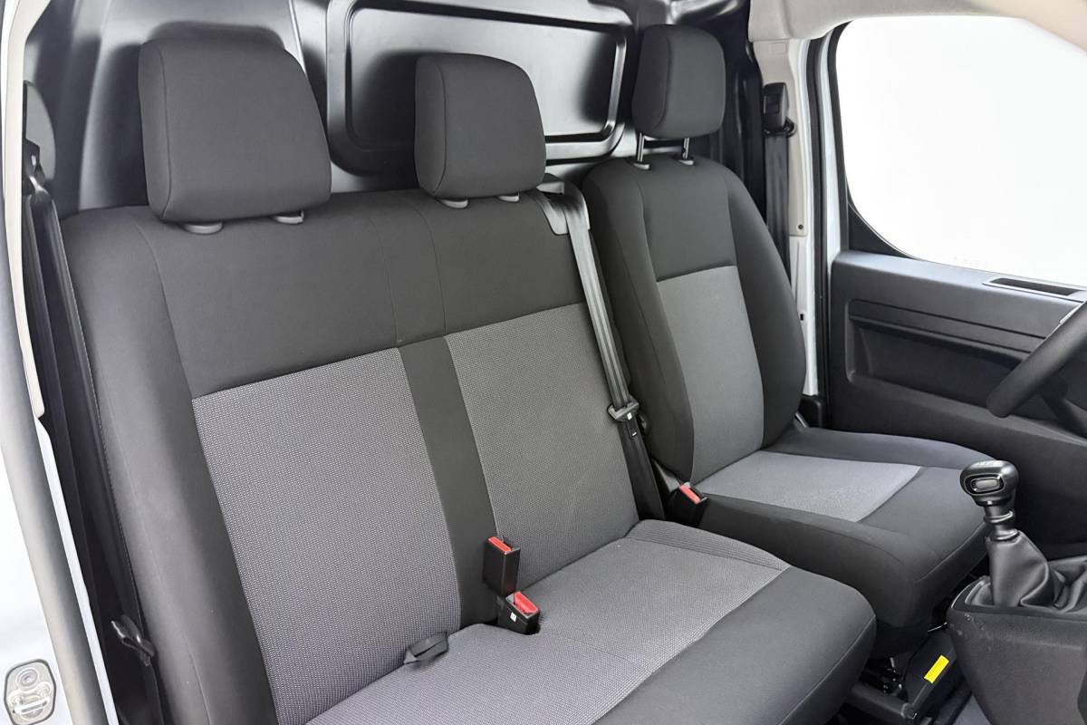 Fiat Scudo Fiat Scudo 2.0 Diesel 145 L2 Navigatie | Laadruimtebetimmering | Cruise Control | Camera | 3 Persoons | Financial Lease Mogelijk | Airco