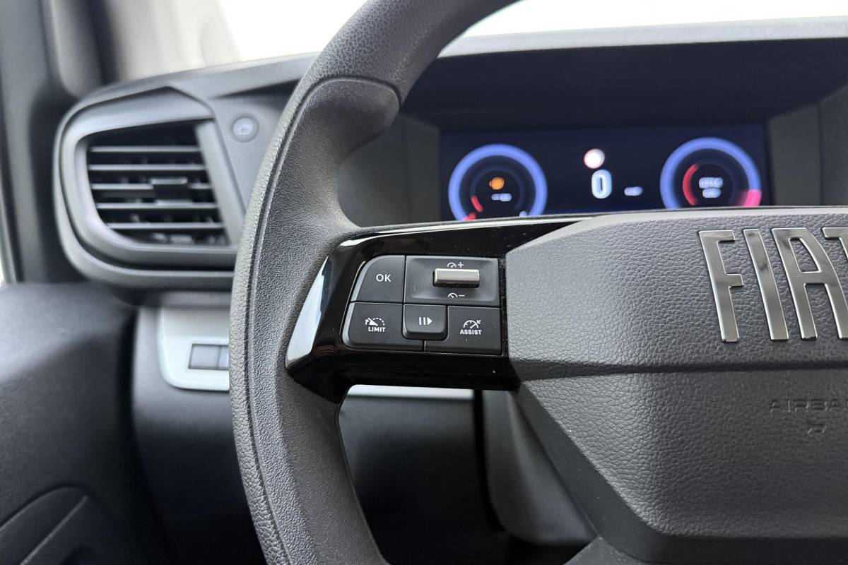 Fiat Scudo Fiat Scudo 2.0 Diesel 145 L2 Navigatie | Laadruimtebetimmering | Cruise Control | Camera | 3 Persoons | Financial Lease Mogelijk | Airco