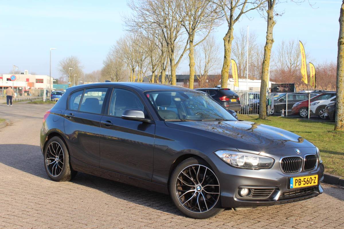 BMW 1 Serie BMW 1-serie 118i Corporate Lease AUTOMAAT NAP RIJKLAAR PRIJS