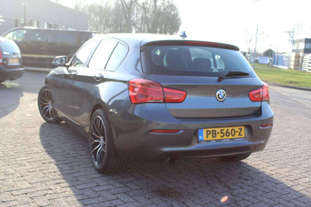 BMW 1 Serie BMW 1-serie 118i Corporate Lease AUTOMAAT NAP RIJKLAAR PRIJS