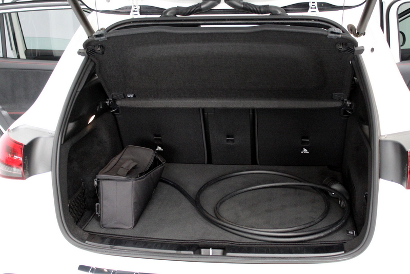 Mercedes-Benz EQA Mercedes-Benz EQA 250 AMG Line 67 kWh 191PK, RIJKLAAR | ALCANTARA/LEER | CAMERA | STOELVERWARMING | 20″ LM-VELGEN