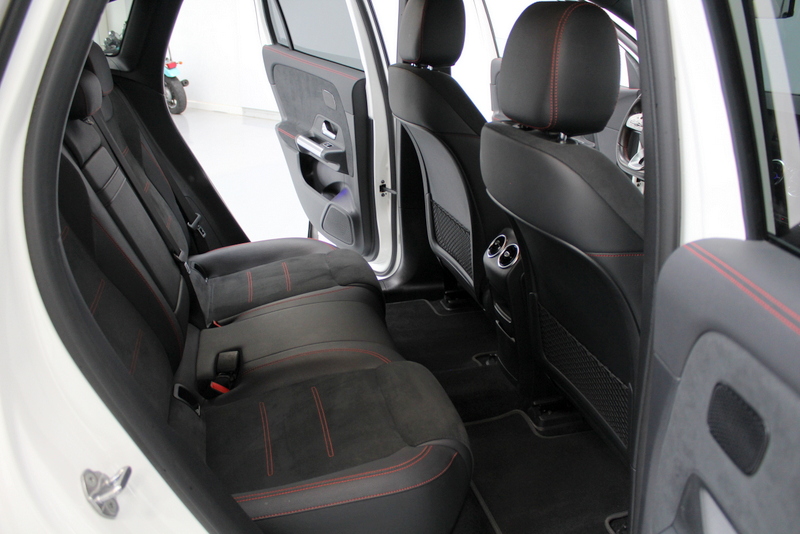 Mercedes-Benz EQA Mercedes-Benz EQA 250 AMG Line 67 kWh 191PK, RIJKLAAR | ALCANTARA/LEER | CAMERA | STOELVERWARMING | 20″ LM-VELGEN
