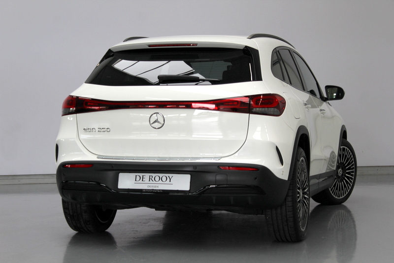 Mercedes-Benz EQA Mercedes-Benz EQA 250 AMG Line 67 kWh 191PK, RIJKLAAR | ALCANTARA/LEER | CAMERA | STOELVERWARMING | 20″ LM-VELGEN