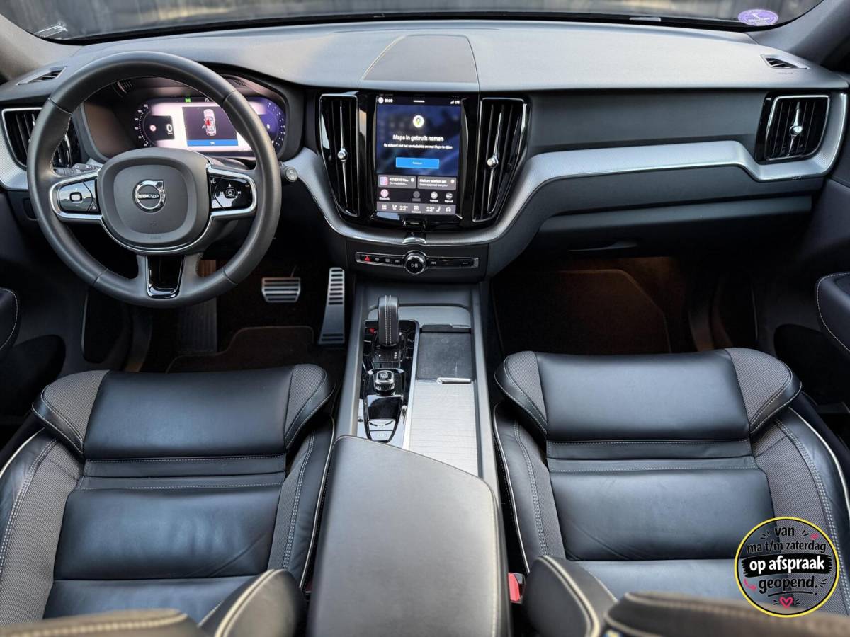Volvo XC60 Volvo XC60 2.0 B4 Plus Dark| Facelift| Trekhaak| vol opties|