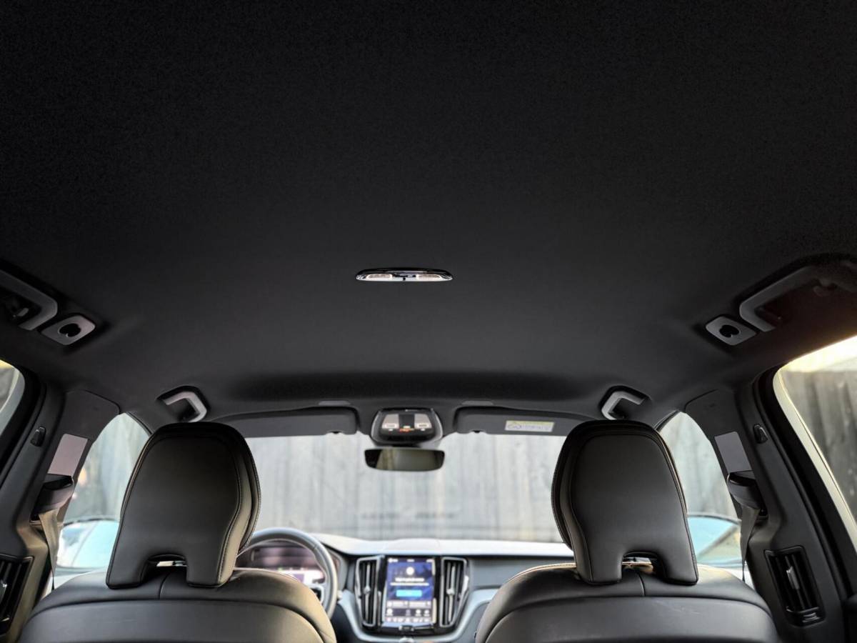 Volvo XC60 Volvo XC60 2.0 B4 Plus Dark| Facelift| Trekhaak| vol opties|