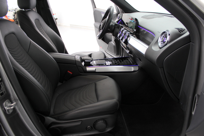 Mercedes-Benz EQB Mercedes-Benz EQB 300 4MATIC Luxury Line 67 kWh 229PK, RIJKLAAR | DEELS LEER | SFEERVERLICHTING | CAMERA | STANDKACHEL