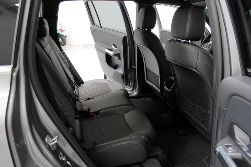 Mercedes-Benz EQB Mercedes-Benz EQB 300 4MATIC Luxury Line 67 kWh 229PK, RIJKLAAR | DEELS LEER | SFEERVERLICHTING | CAMERA | STANDKACHEL