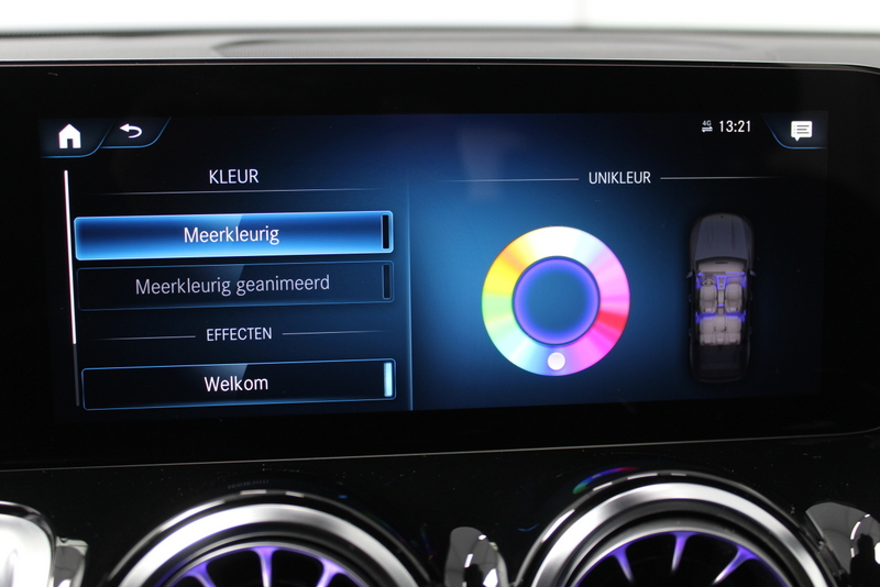 Mercedes-Benz EQB Mercedes-Benz EQB 300 4MATIC Luxury Line 67 kWh 229PK, RIJKLAAR | DEELS LEER | SFEERVERLICHTING | CAMERA | STANDKACHEL