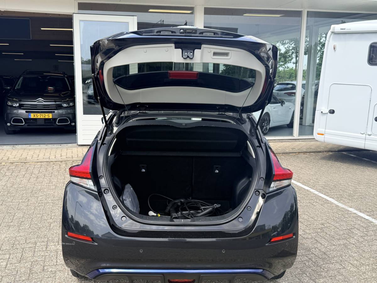 Nissan Leaf Nissan LEAF 2.ZERO EDITION 40 kWh | LED | Leder | Adapt. Cruise | Stoel- en stuurverwarming | Apple/Android