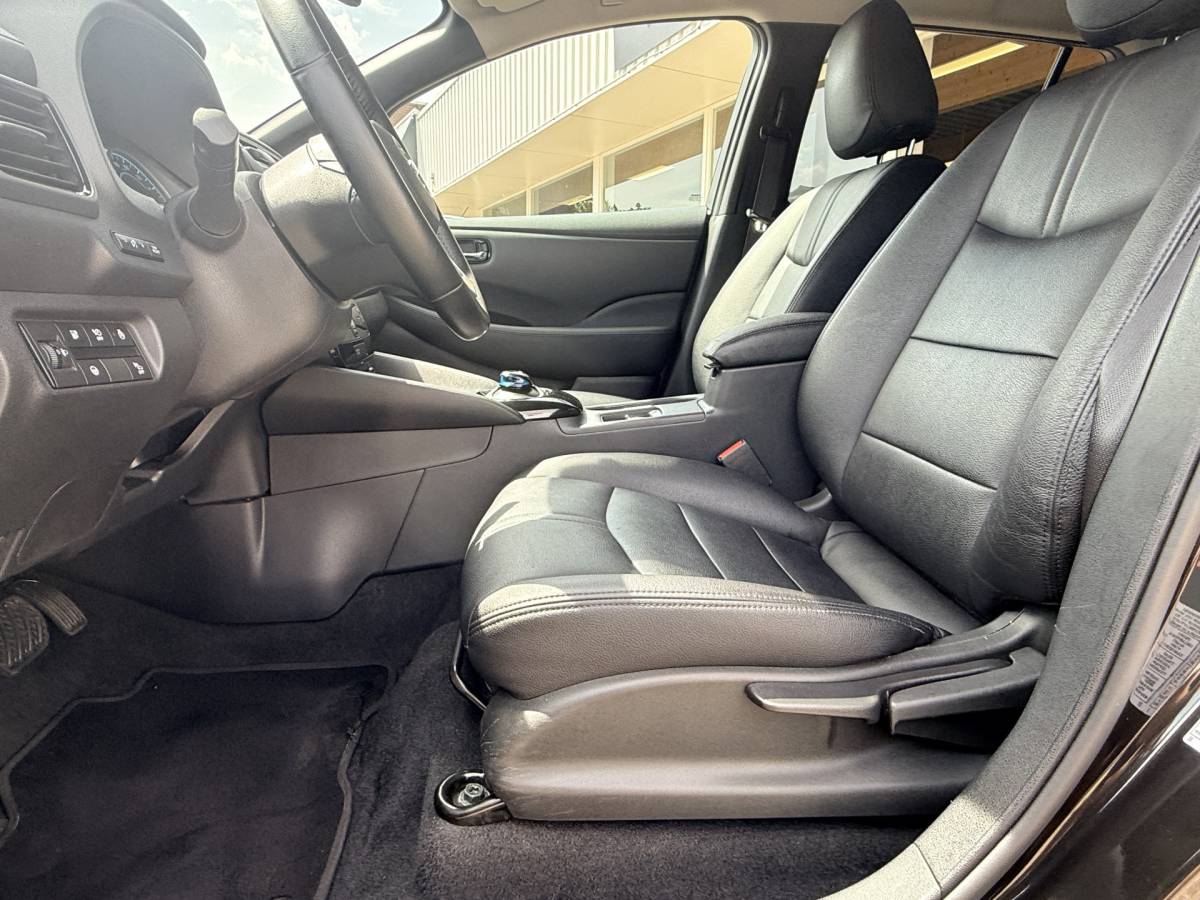 Nissan Leaf Nissan LEAF 2.ZERO EDITION 40 kWh | LED | Leder | Adapt. Cruise | Stoel- en stuurverwarming | Apple/Android