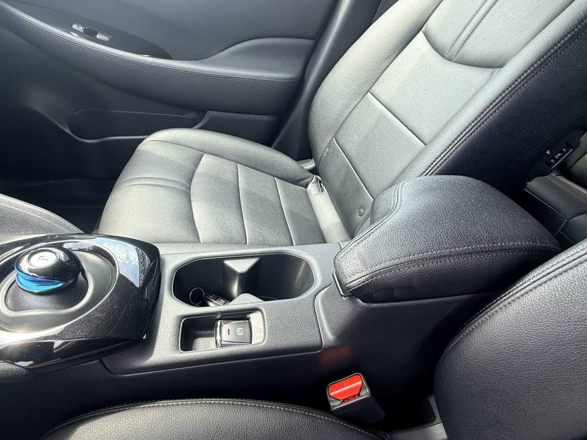 Nissan Leaf Nissan LEAF 2.ZERO EDITION 40 kWh | LED | Leder | Adapt. Cruise | Stoel- en stuurverwarming | Apple/Android