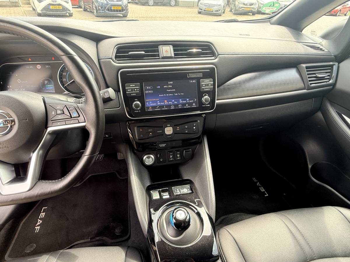 Nissan Leaf Nissan LEAF 2.ZERO EDITION 40 kWh | LED | Leder | Adapt. Cruise | Stoel- en stuurverwarming | Apple/Android