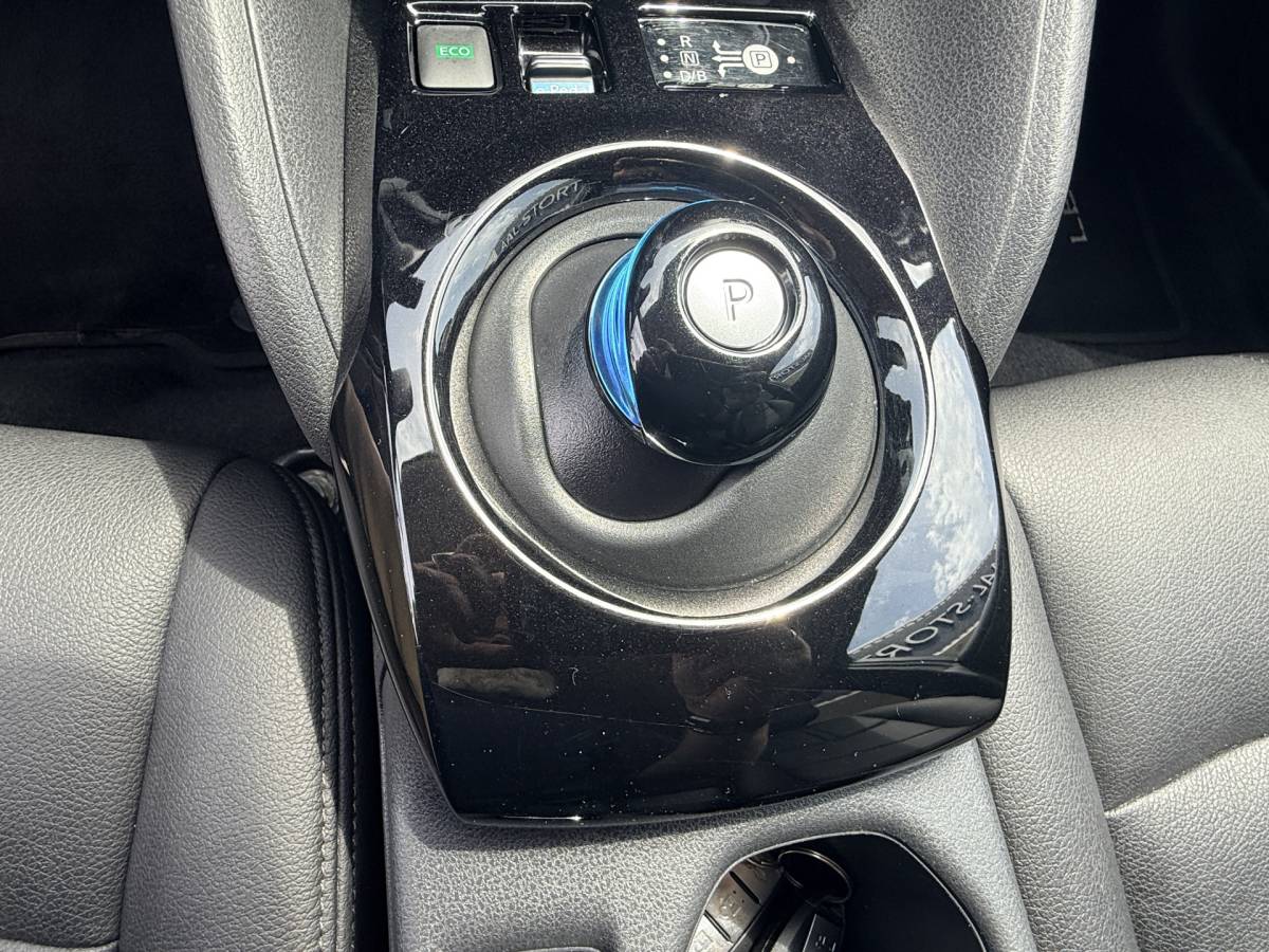 Nissan Leaf Nissan LEAF 2.ZERO EDITION 40 kWh | LED | Leder | Adapt. Cruise | Stoel- en stuurverwarming | Apple/Android