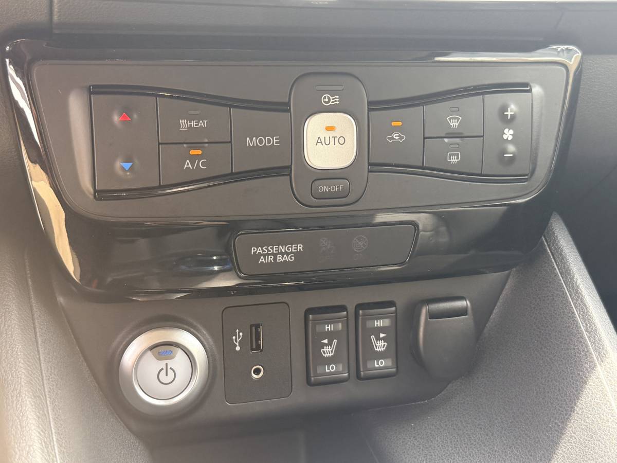Nissan Leaf Nissan LEAF 2.ZERO EDITION 40 kWh | LED | Leder | Adapt. Cruise | Stoel- en stuurverwarming | Apple/Android