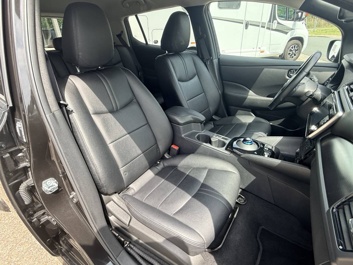 Nissan Leaf Nissan LEAF 2.ZERO EDITION 40 kWh | LED | Leder | Adapt. Cruise | Stoel- en stuurverwarming | Apple/Android