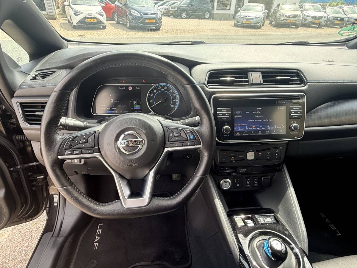Nissan Leaf Nissan LEAF 2.ZERO EDITION 40 kWh | LED | Leder | Adapt. Cruise | Stoel- en stuurverwarming | Apple/Android
