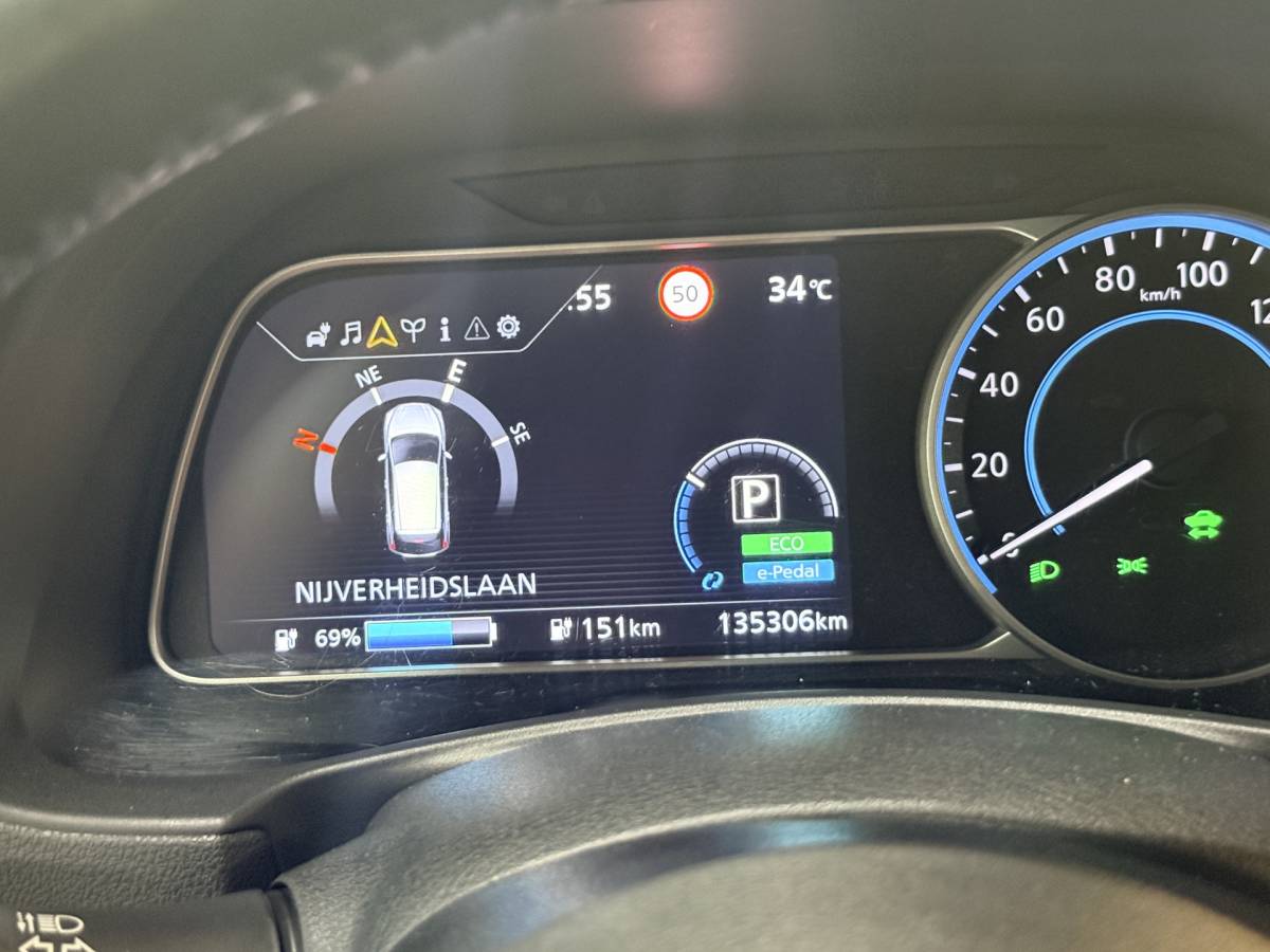Nissan Leaf Nissan LEAF 2.ZERO EDITION 40 kWh | LED | Leder | Adapt. Cruise | Stoel- en stuurverwarming | Apple/Android