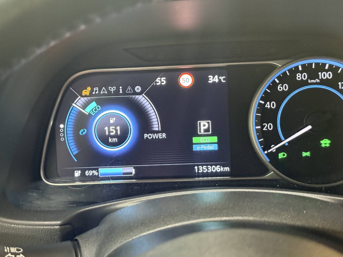 Nissan Leaf Nissan LEAF 2.ZERO EDITION 40 kWh | LED | Leder | Adapt. Cruise | Stoel- en stuurverwarming | Apple/Android