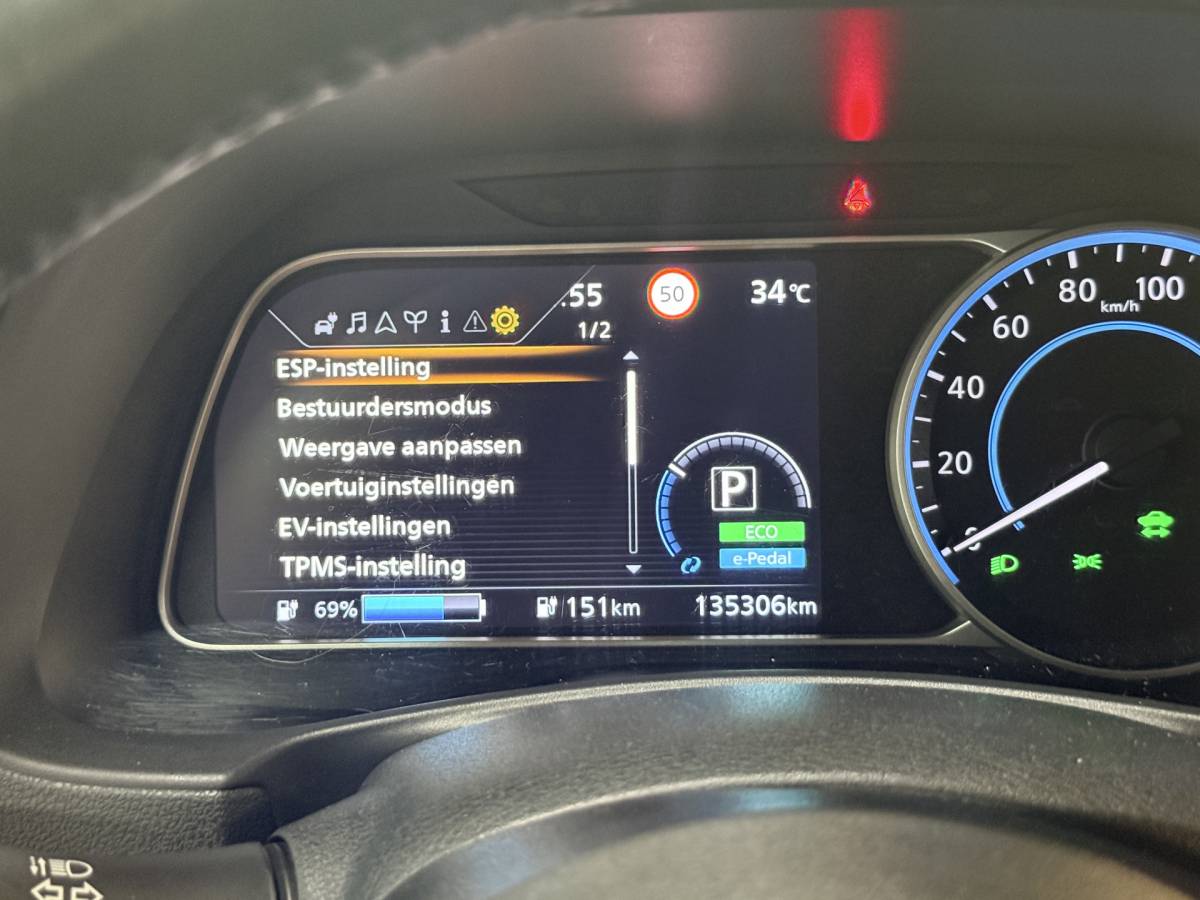 Nissan Leaf Nissan LEAF 2.ZERO EDITION 40 kWh | LED | Leder | Adapt. Cruise | Stoel- en stuurverwarming | Apple/Android