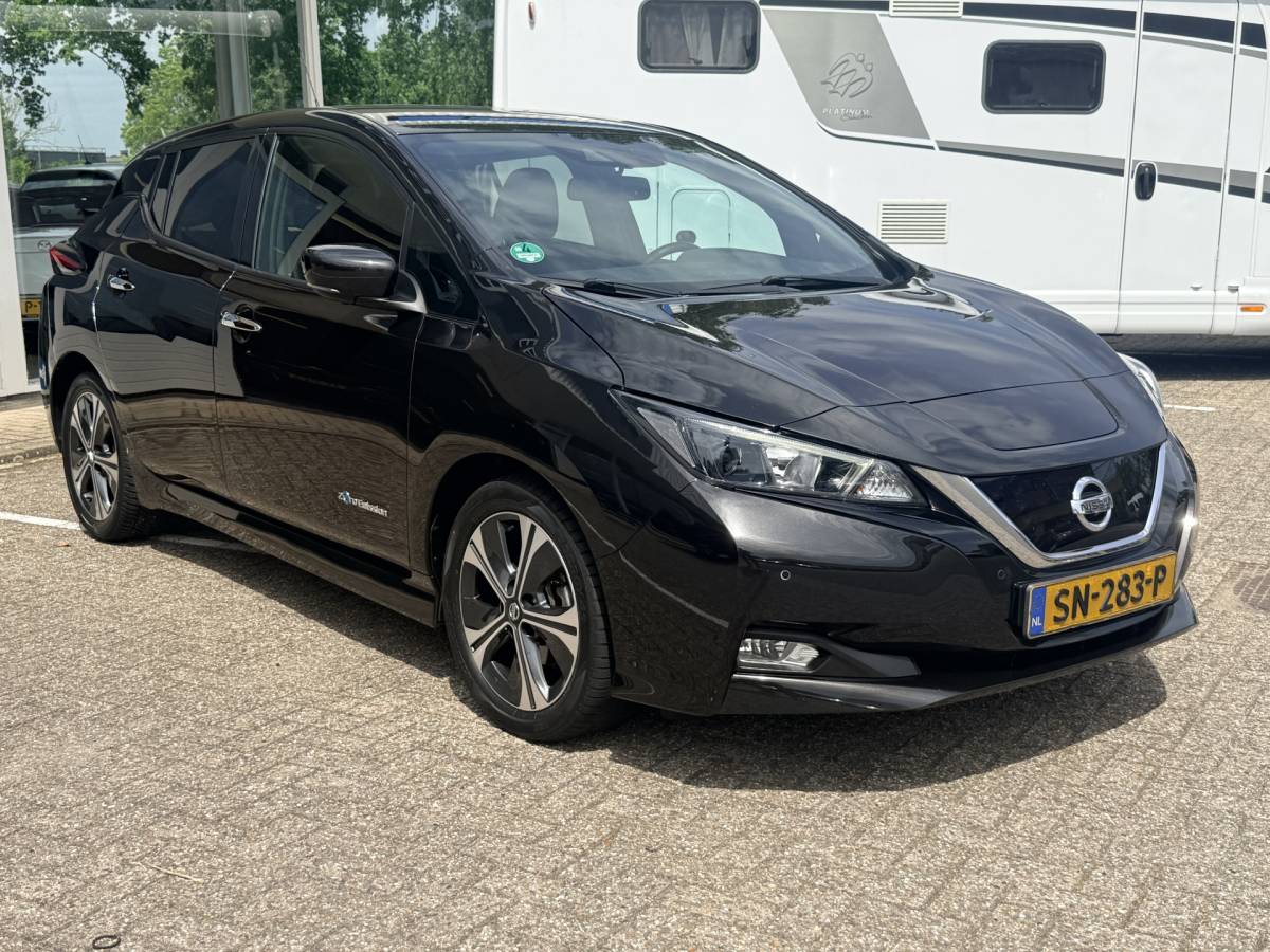 Nissan Leaf Nissan LEAF 2.ZERO EDITION 40 kWh | LED | Leder | Adapt. Cruise | Stoel- en stuurverwarming | Apple/Android
