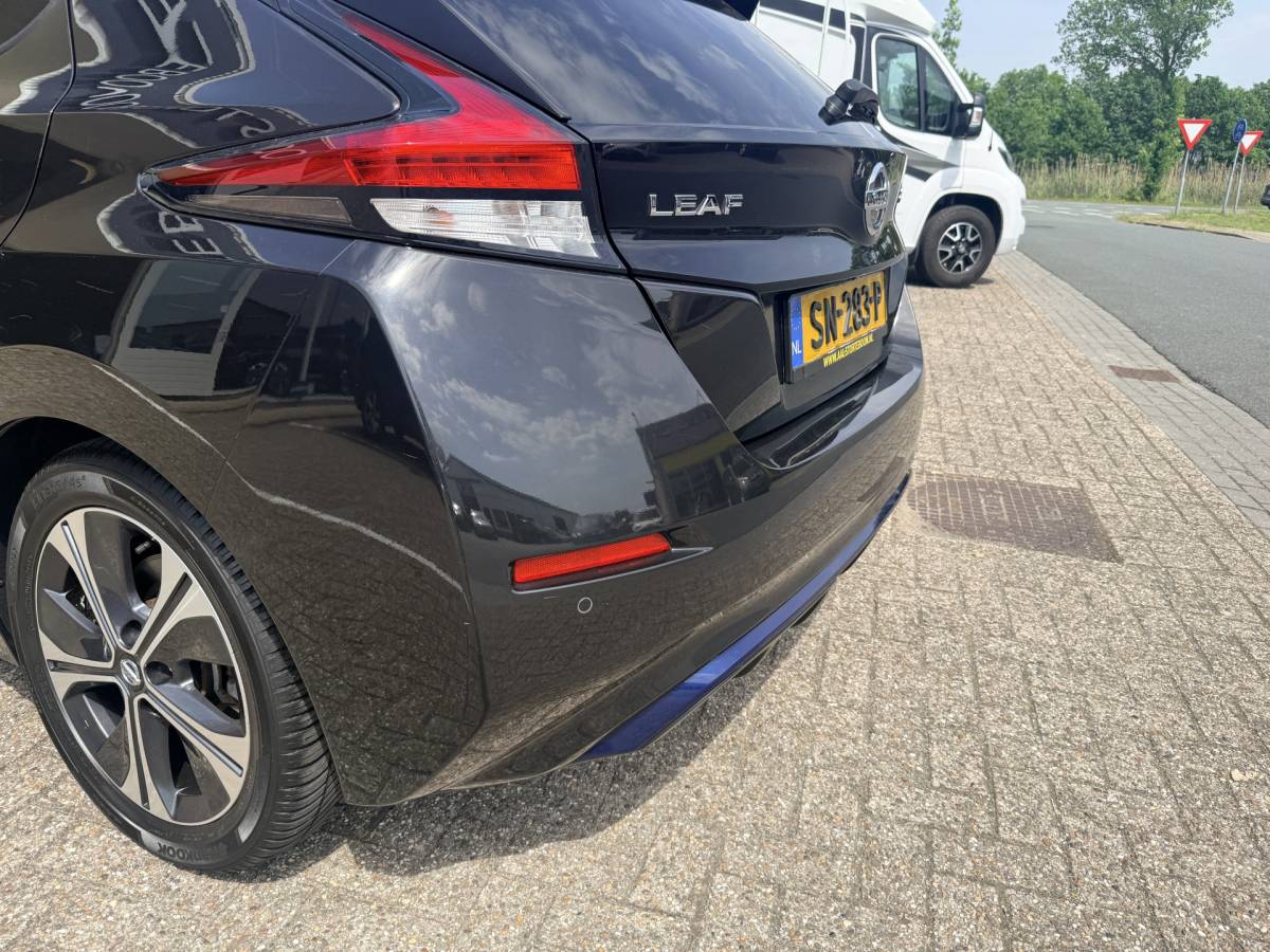 Nissan Leaf Nissan LEAF 2.ZERO EDITION 40 kWh | LED | Leder | Adapt. Cruise | Stoel- en stuurverwarming | Apple/Android