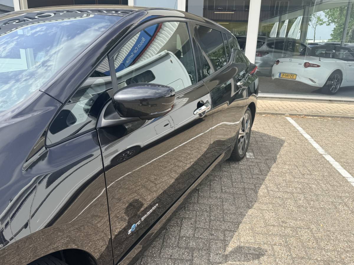 Nissan Leaf Nissan LEAF 2.ZERO EDITION 40 kWh | LED | Leder | Adapt. Cruise | Stoel- en stuurverwarming | Apple/Android